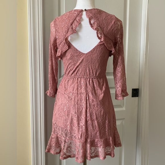 Dusty rose lace lace mini by Speechless. Size XS. 32 1/2” length. - Picture 2 of 4